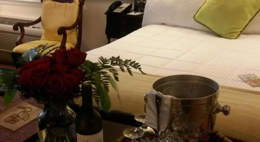 ורו ביץ' The Caribbean Court Boutique Hotel מראה חיצוני תמונה