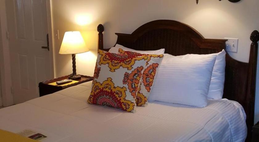 ורו ביץ' The Caribbean Court Boutique Hotel מראה חיצוני תמונה