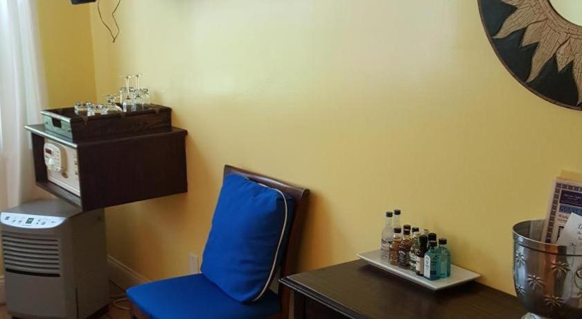 ורו ביץ' The Caribbean Court Boutique Hotel מראה חיצוני תמונה