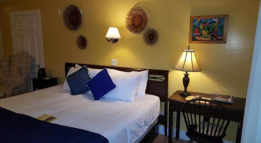 ורו ביץ' The Caribbean Court Boutique Hotel מראה חיצוני תמונה