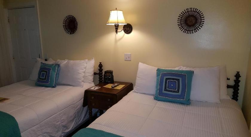 ורו ביץ' The Caribbean Court Boutique Hotel מראה חיצוני תמונה