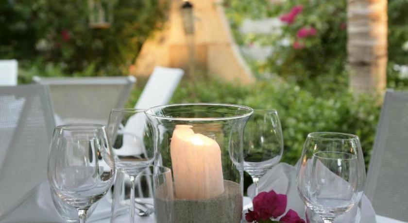 ורו ביץ' The Caribbean Court Boutique Hotel מראה חיצוני תמונה