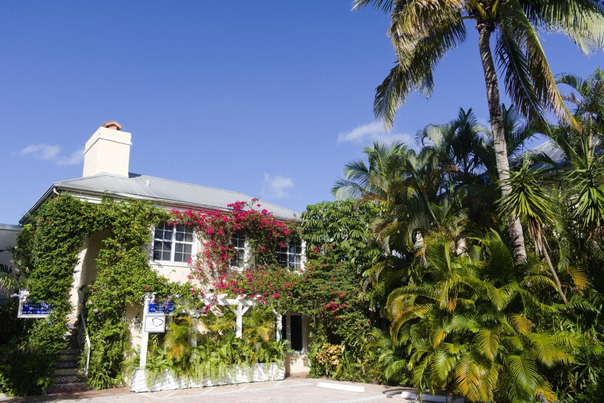 ורו ביץ' The Caribbean Court Boutique Hotel מראה חיצוני תמונה