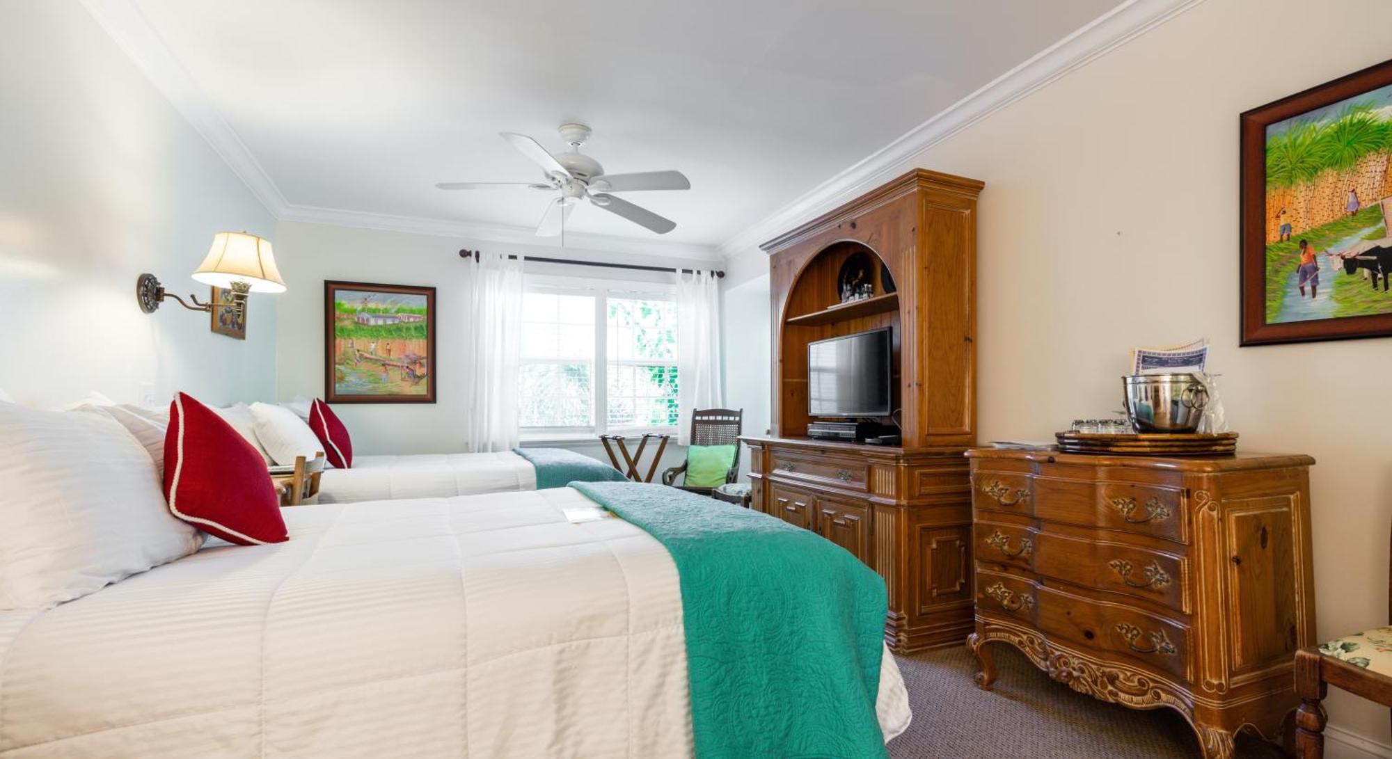 ורו ביץ' The Caribbean Court Boutique Hotel מראה חיצוני תמונה