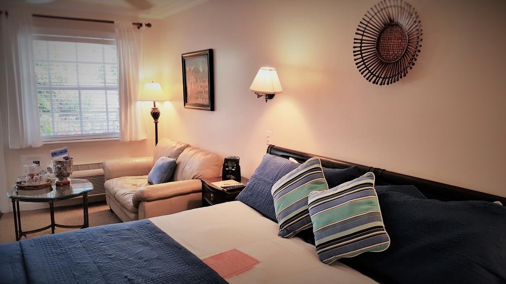 ורו ביץ' The Caribbean Court Boutique Hotel מראה חיצוני תמונה